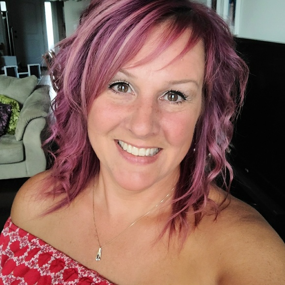 Meet your Posher, Amanda - Picture 1 of 1